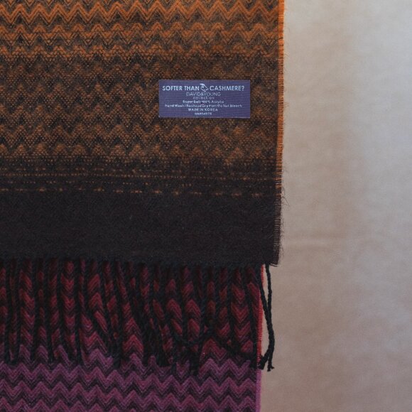 Long women's scarf - Picture 2 of 2